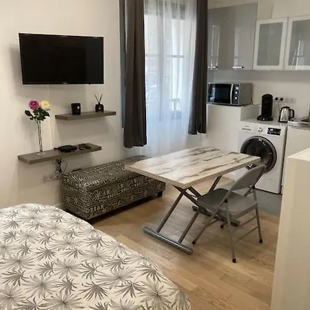 Charmant Studio A *